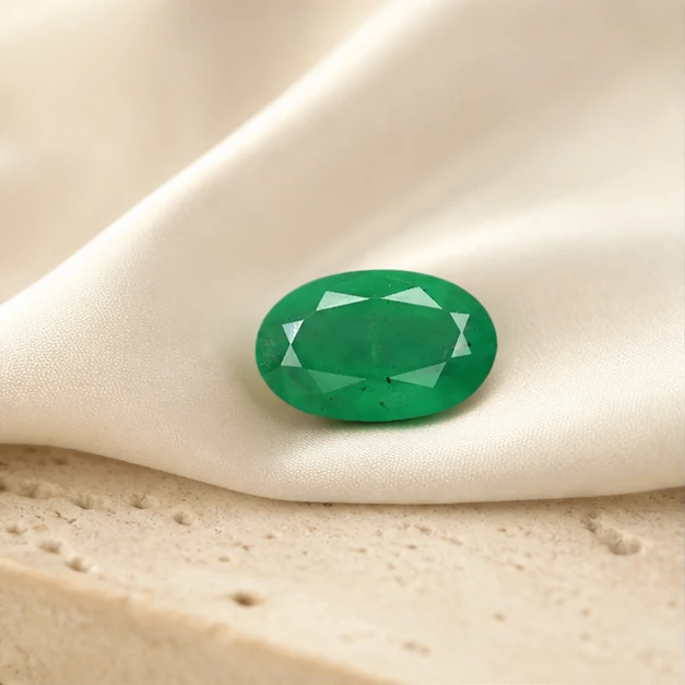 Natural Emerald - 4–5 carats from Lucky Gem House